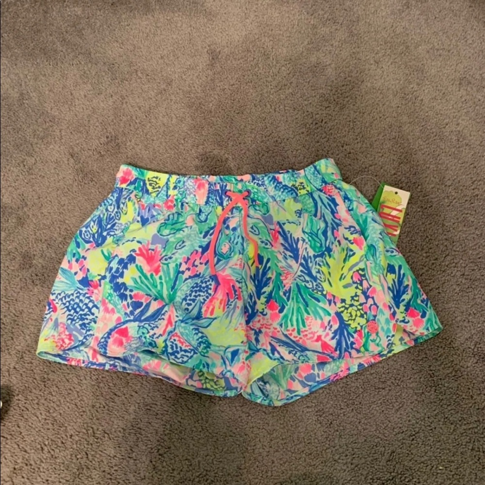 I’m LOOKING for Lilly Pulitzerrunaround shorts